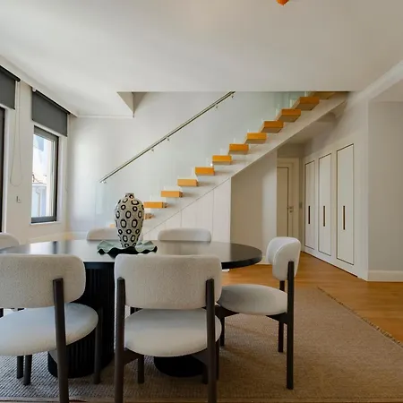 3-bedroom Spacious - - New Duplex With 2 Bathrooms *