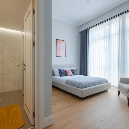 3-bedroom Spacious - - New Duplex With 2 Bathrooms Apartment *