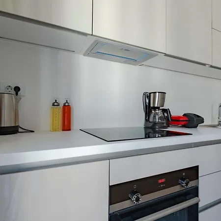 Apartment 3-bedroom Spacious - - New Duplex With 2 Bathrooms