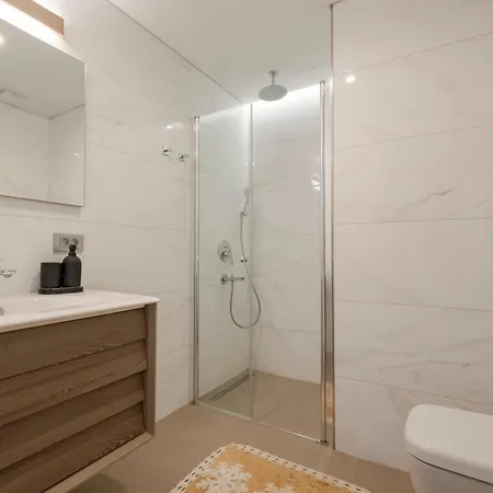 3-bedroom Spacious - - New Duplex With 2 Bathrooms Apartment