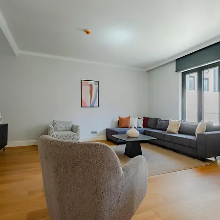 3-bedroom Spacious - - New Duplex With 2 Bathrooms Apartment *