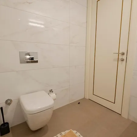 3-bedroom Spacious - - New Duplex With 2 Bathrooms