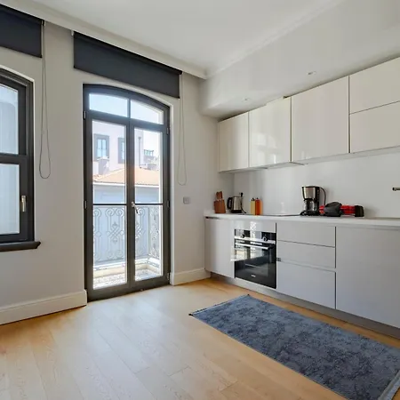 3-bedroom Spacious - - New Duplex With 2 Bathrooms * Estambul