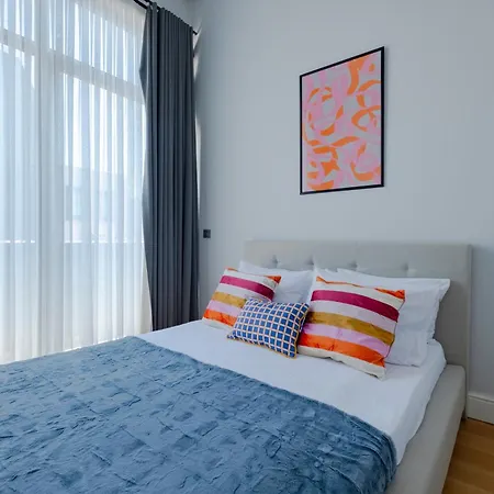 3-bedroom Spacious - - New Duplex With 2 Bathrooms Apartment *