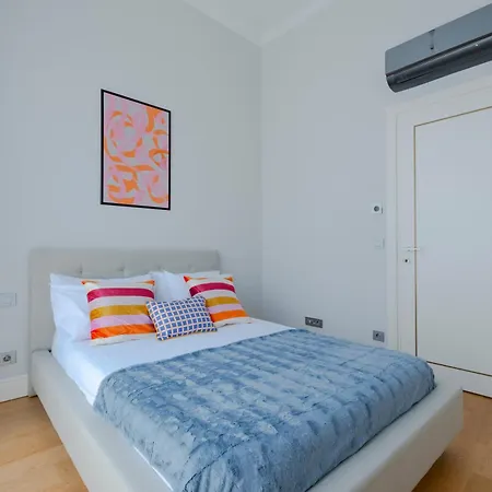 3-bedroom Spacious - - New Duplex With 2 Bathrooms Apartment *